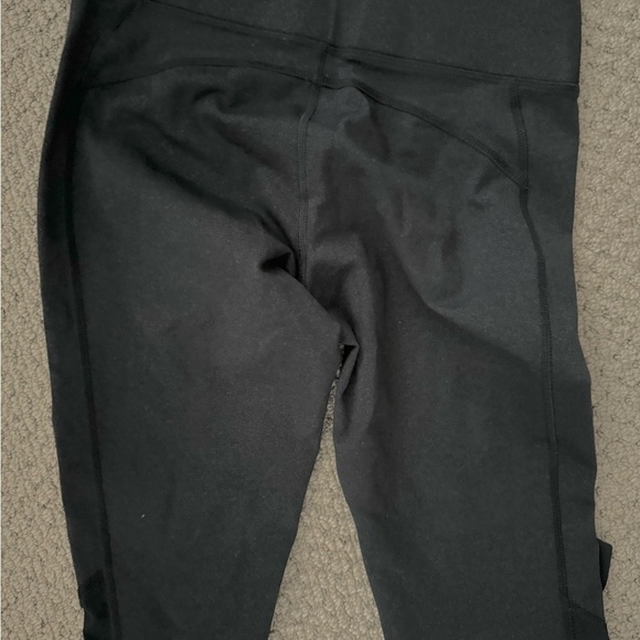 New - Lucy activewear-  novelty lotus Capri - Picture 3 of 4